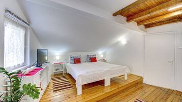 2 slaapkamers, een strijkplank/strijkijzer, gratis wifi, beddengoed