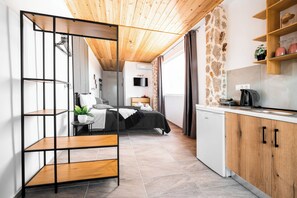 1 bedroom, in-room safe, iron/ironing board, free WiFi