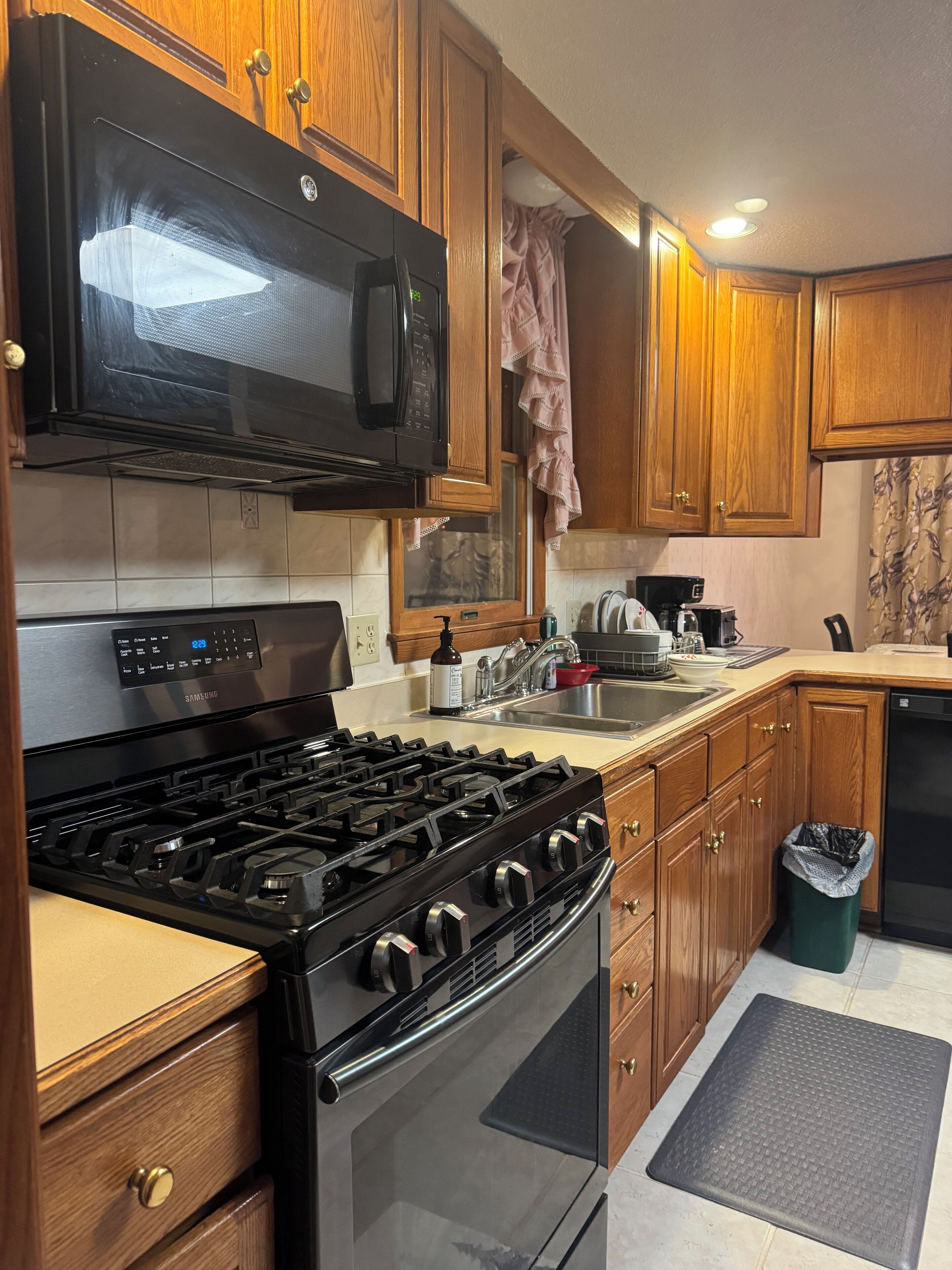 Microwave, oven, stovetop, dishwasher