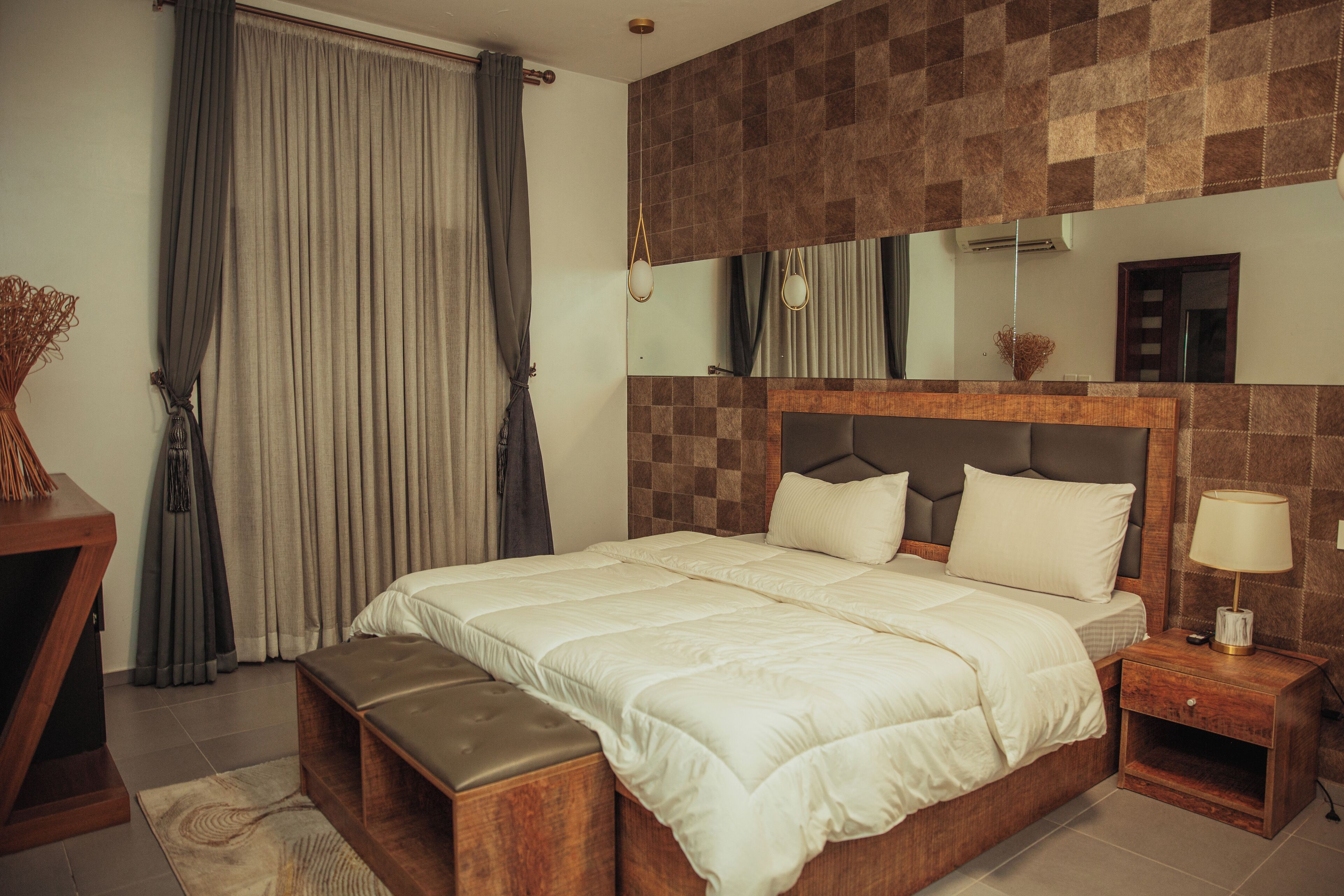 3 Schlafzimmer, Schreibtisch, Bügeleisen/Bügelbrett, WLAN