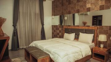 3 Schlafzimmer, Schreibtisch, BĂŒgeleisen/BĂŒgelbrett, WLAN