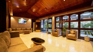 Quầy tiếp tân