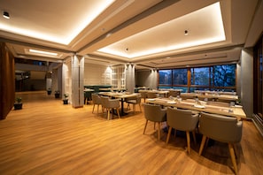 Restaurant - Yashshree Pelling Chekhim Retreat (Gyalshing)