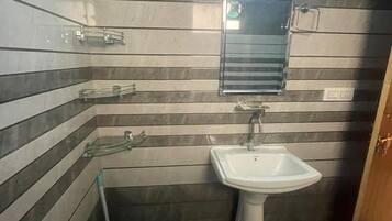Cottage | Bathroom
