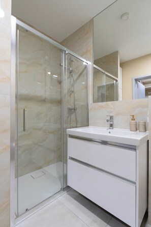 Deluxe Apartment | Bathroom - Apartament Otyńska 4 - ProperUNIT (Wroclaw)