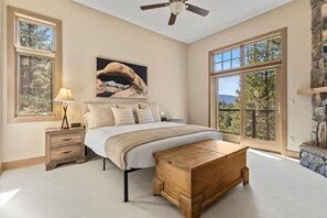 4 Schlafzimmer, Schreibtisch, Bügeleisen/Bügelbrett, Reisekinderbett