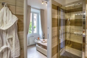 Dusj, hårføner, bidé og håndklær