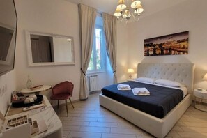 1 bedroom, iron/ironing board, WiFi, bed sheets - Rome Central Rooms ; Double Room with Private Bathroom (Roma)