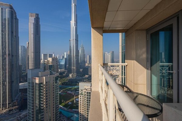Balcony - Bellavista-High Floor-Full Burj&Fountain (Dubai)