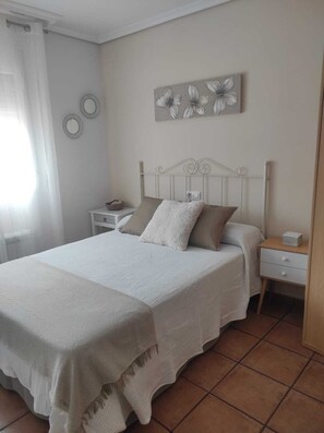 3 bedrooms, iron/ironing board, travel cot, free WiFi