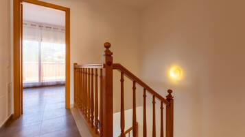 House, 4 Bedrooms, Terrace | Bahagian dalam