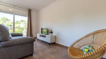 House, 4 Bedrooms, Terrace | Ruang tamu