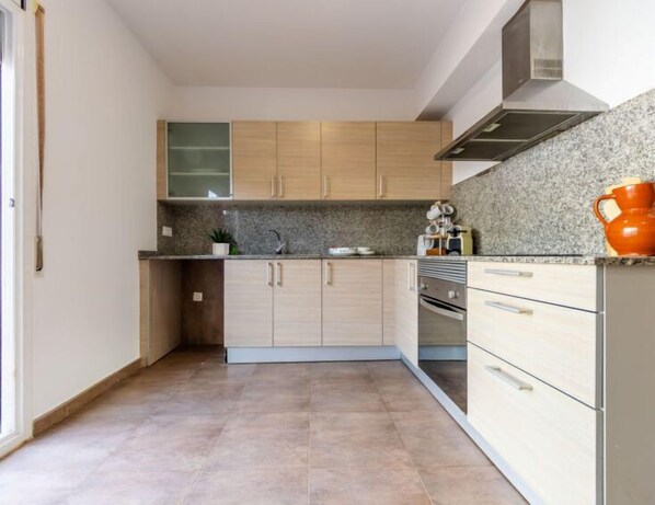 Casa, 4 dormitoris, terrassa | Cuina privada