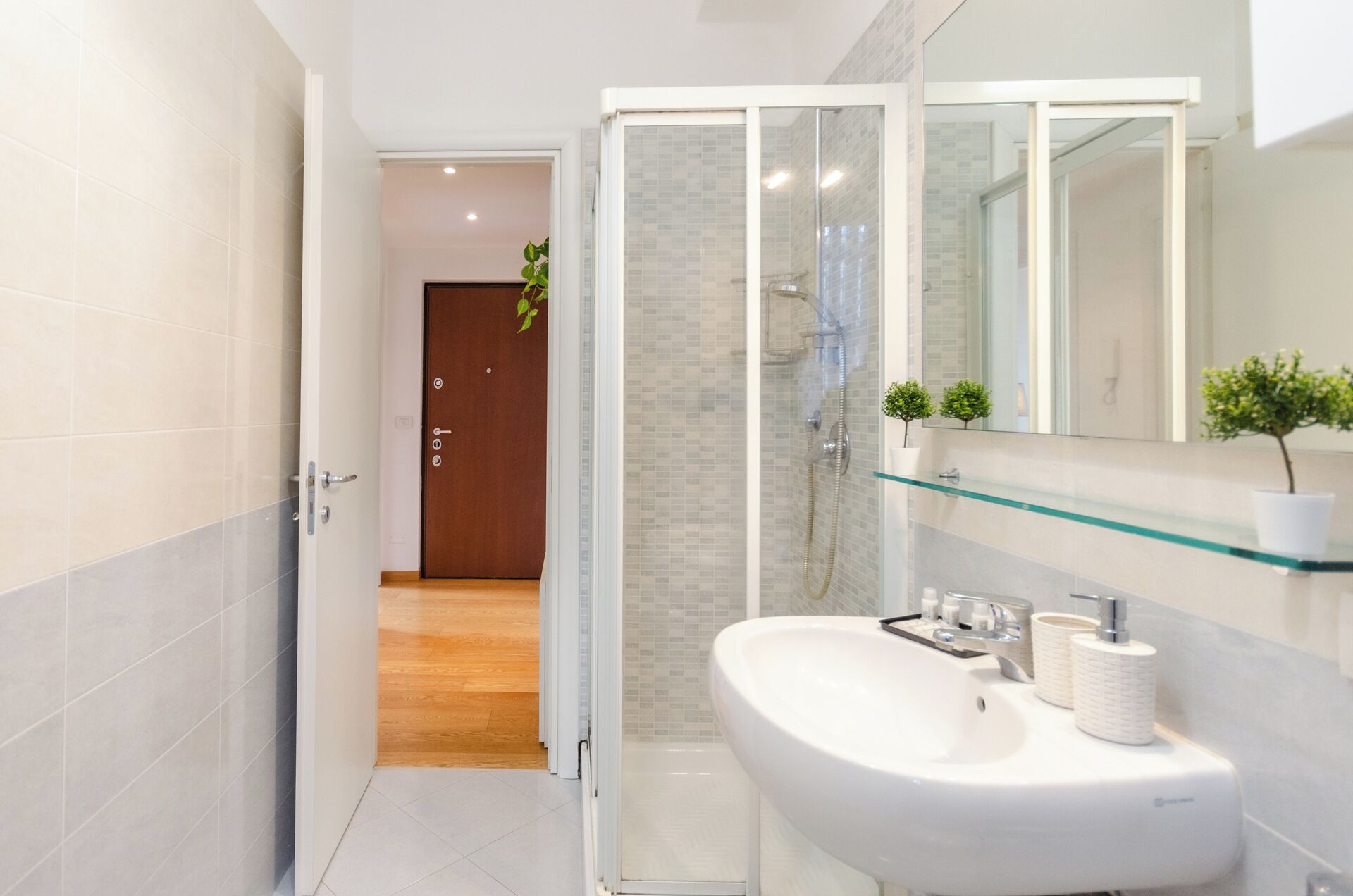 Apartment, Balkon | Badezimmer | Dusche, kostenlose Toilettenartikel, Haartrockner, Handtücher