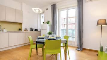 Apartament, balcó | Sala d'estar | Televisor de pantalla plana