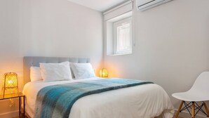 3 室のベッドルーム、アイロン / アイロン台、WiFi、ベッドシーツ