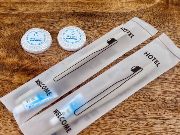 Free toiletries, towels, soap, shampoo - Morning View Resort Hotel (Bauang)