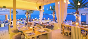 Cavo Seaside Suites