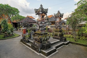 Front of property - Ray Guest House (Ubud)