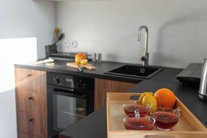 Comfort Apartment | Private kitchen | Electric kettle