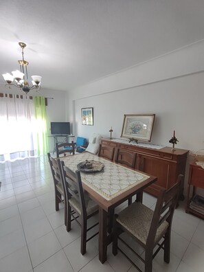 Apartment | 3 bedrooms - Nice Lagos 3 Bedrooms Balcony Flat (Lagos)