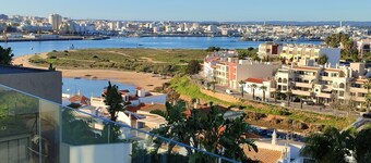 2 Terraces Flat River and Marina View