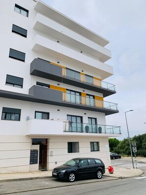 Apartment | 2 bedrooms - Modern Flat Near Lisbon (Seixal)
