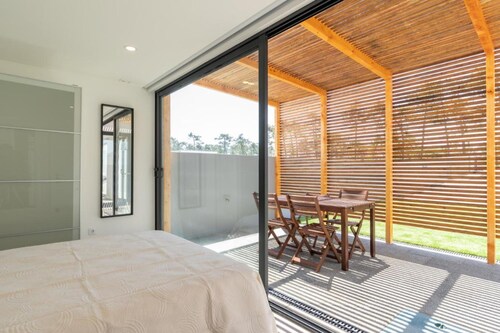 Another Side in Ovar