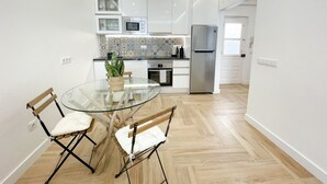 Căn hộ, hút thuốc | 2 phòng ngủ 