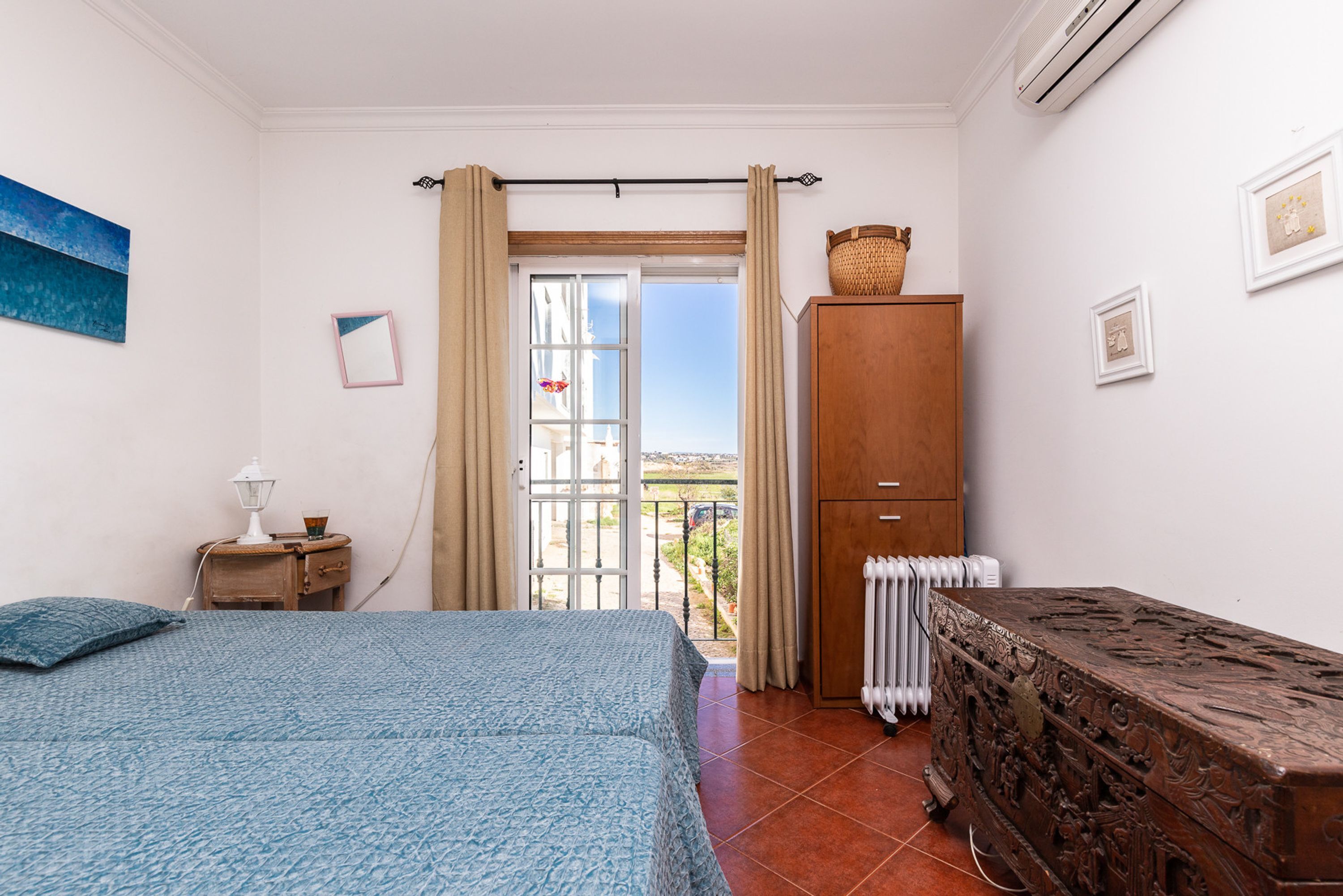 2 bedrooms