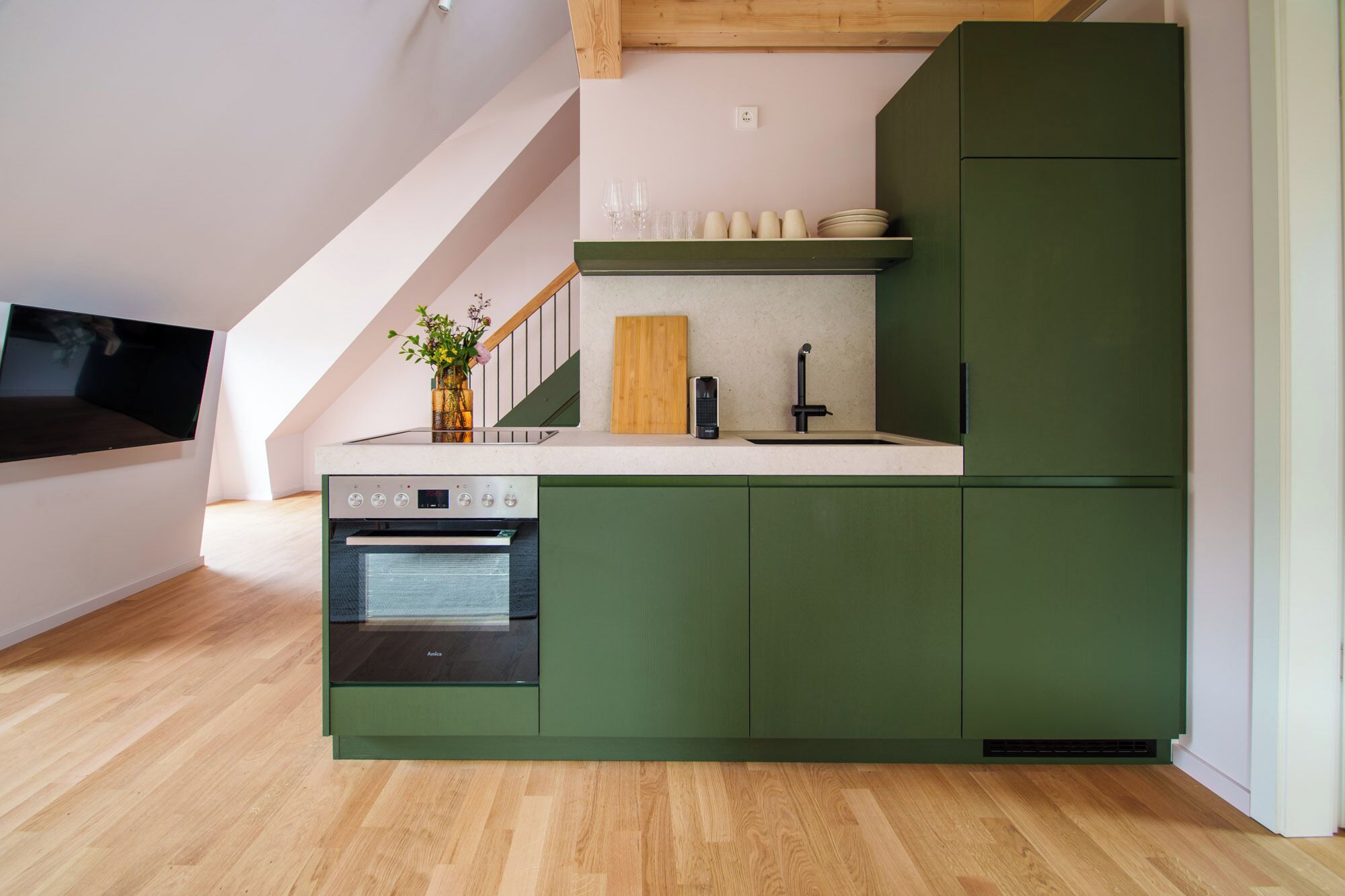 Superior-Apartment, Seeblick | Eigene Küche | Kühlschrank, Mikrowelle, Herdplatte, Geschirrspüler