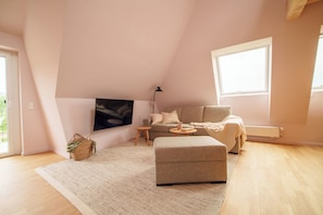 Dúplex Confort, vistas al lago | 1 dormitorio, espacio para trabajar con un portátil, wifi gratis