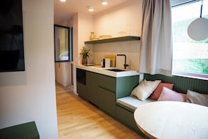Apartamento Confort, vistas al lago | 1 dormitorio, espacio para trabajar con un portátil, wifi gratis