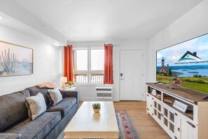 Televisión y oficina 