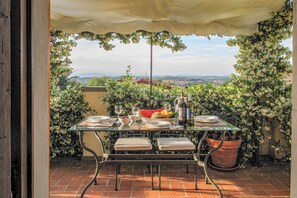 Outdoor dining - Francigena Cadolingi Home Private Pool (Gambassi Terme)