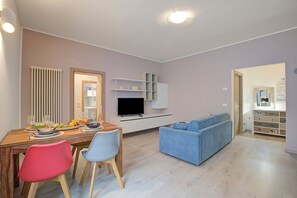 21-inch TV with cable channels