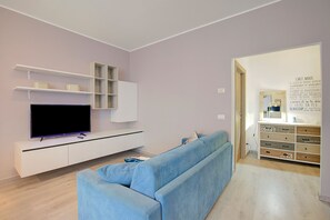 21-inch TV with cable channels