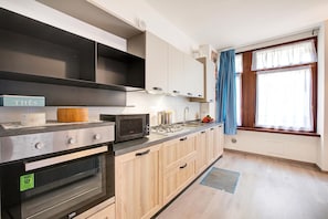 Appartement Familial, 1 chambre, four à micro-ondes (Riva Nest) | Cuisine privée