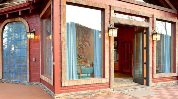 Exterior detail - Romantic Views (Gatlinburg)