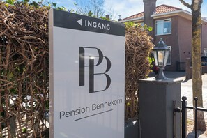 Exterior detail - Boutique Pension Bennekom - Charming Guesthouse (Zandvoort)