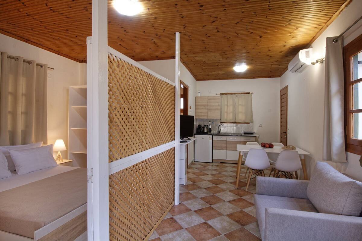 In-room safe, iron/ironing board, free WiFi