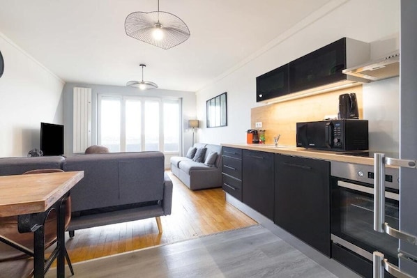 Fridge, microwave, oven, dishwasher