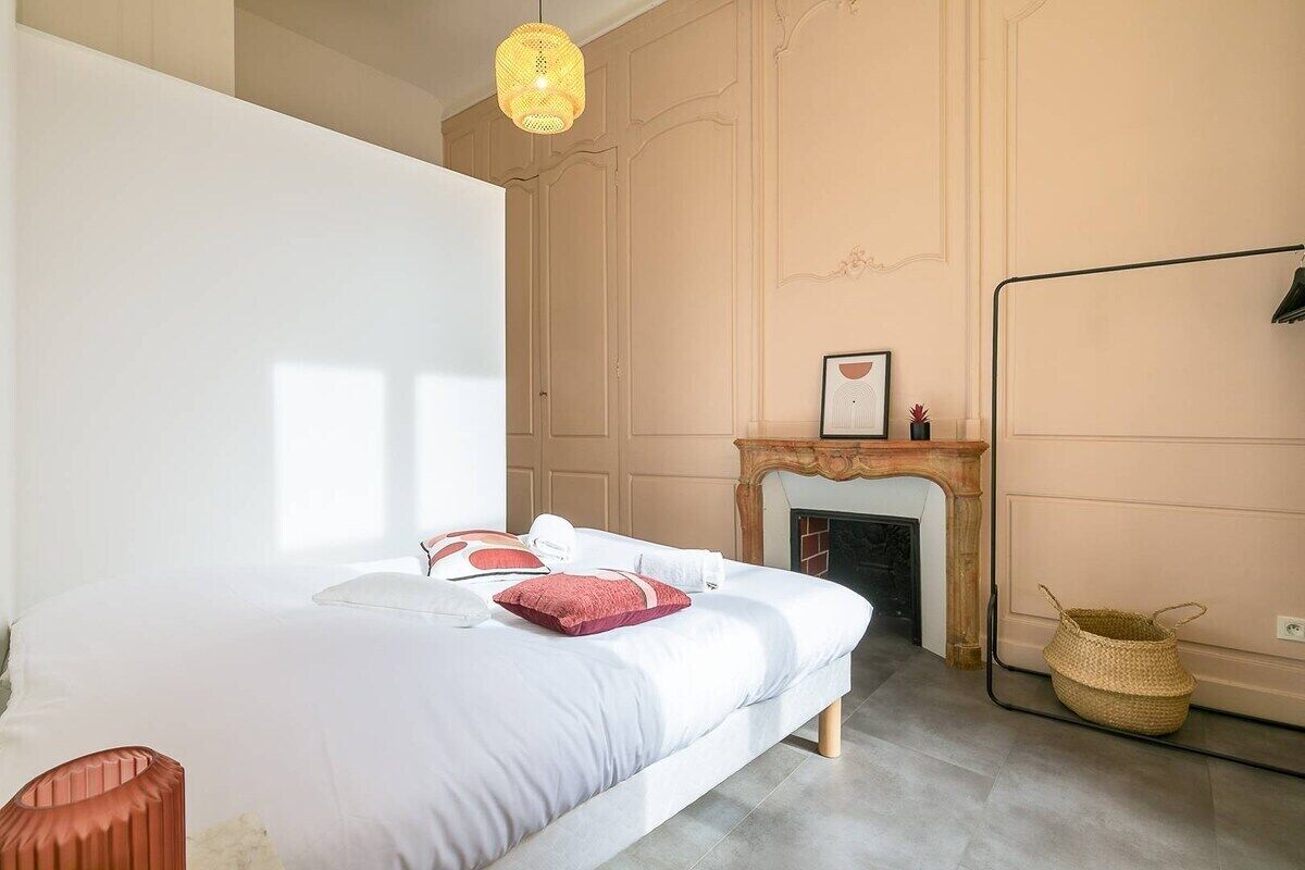 3 slaapkamers, een strijkplank/strijkijzer, gratis wifi, beddengoed