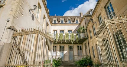 Le Patio- Bel appartement au centre de la ville- SR Loc