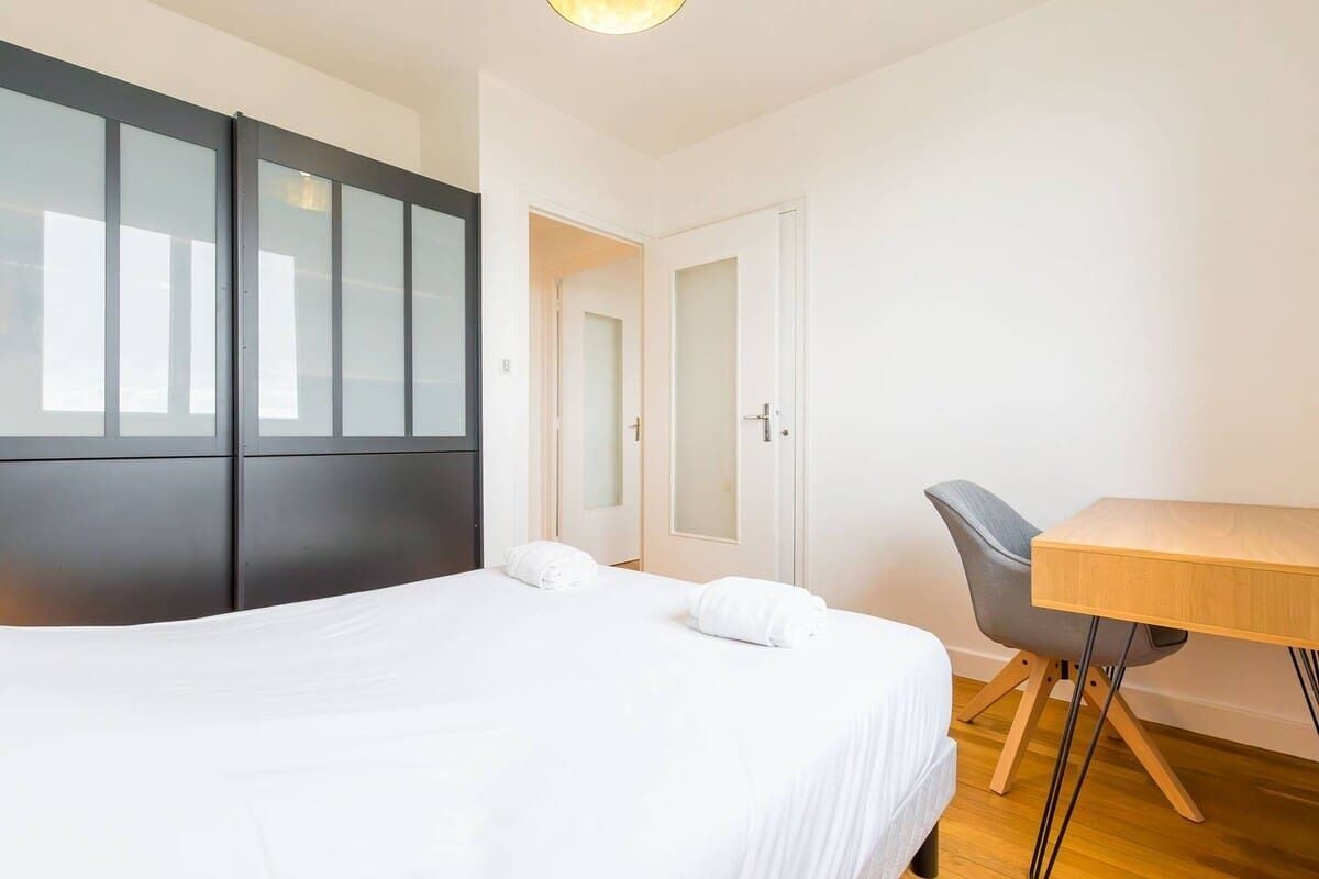 3 bedrooms, iron/ironing board, travel crib, free WiFi