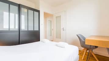 3 bedrooms, iron/ironing board, travel cot, free WiFi