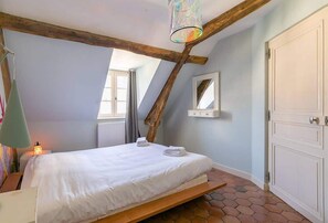 2 slaapkamers, een strijkplank/strijkijzer, gratis wifi, beddengoed