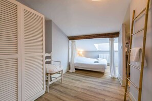 5 bedrooms, iron/ironing board, free WiFi, bed sheets - Le Dentan - Avec magnifique vue sur la place de la (Dijon)