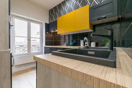 Le cote d'or- Au cœur du centre ville avec garage - SR Loc