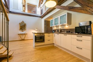 Fridge, microwave, oven, dishwasher - Le Mucie - Magnifique loft au centre de la ville - SR Loc (DIJON)